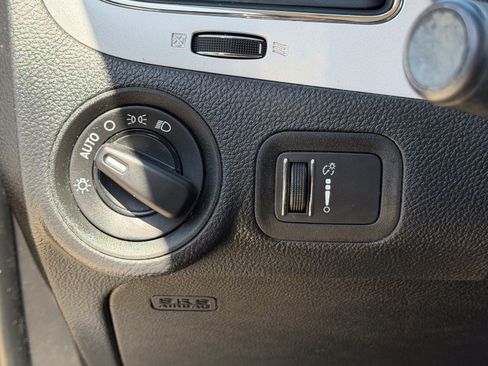 Used 2018 Dodge Journey SE w/ Connectivity Group FWD image 13