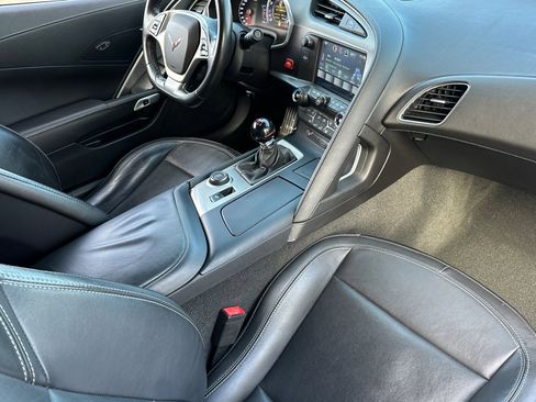 Used 2017 Chevrolet Corvette Stingray image 15