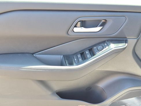 New 2026 Nissan Rogue SV FWD image 10