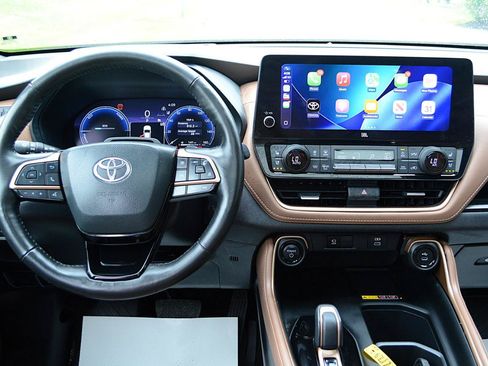 Used 2025 Toyota Grand Highlander AWD Hybrid image 22