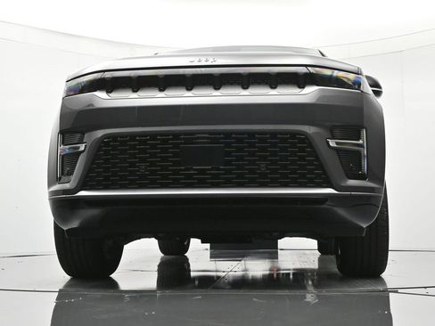 New 2026 Jeep Grand Wagoneer 4WD image 37