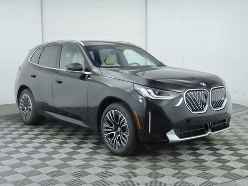 Certified 2025 BMW X3 xDrive30i w/ Premium Package image 3