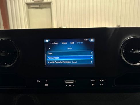 Used 2024 Mercedes-Benz Sprinter 2500 image 36