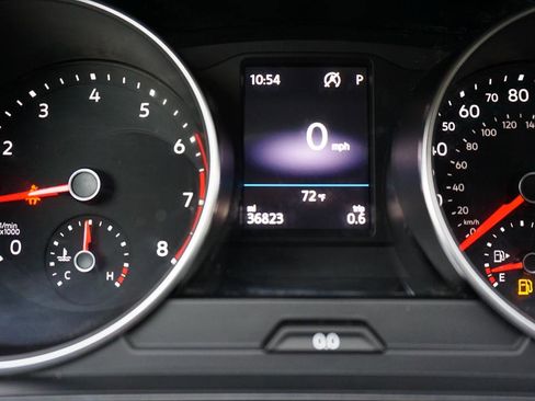 Used 2020 Volkswagen Tiguan S image 19