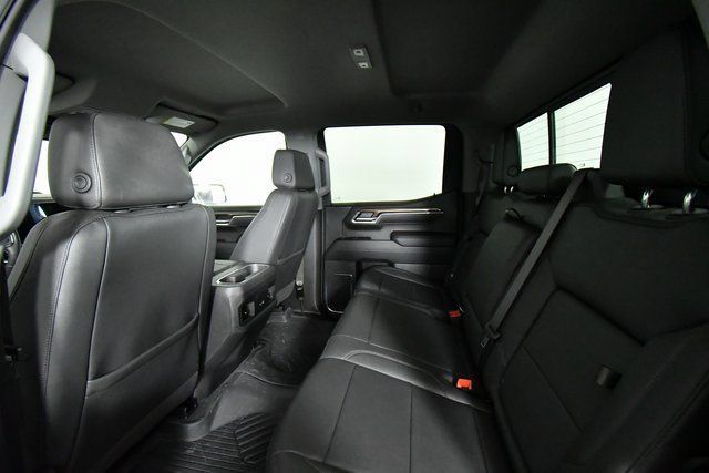 Used 2025 Chevrolet Silverado 1500 LT Trail Boss w/ Convenience Package II AWD/4WD image 25