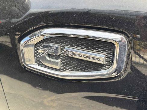 Used 2017 Nissan Titan SV AWD/4WD image 7