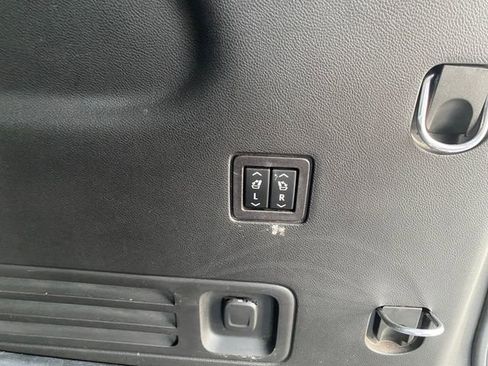 Used 2021 Chevrolet Traverse High Country w/ LPO, Floor Liner Package FWD image 19