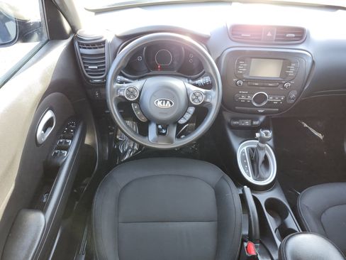 Used 2017 Kia Soul + FWD image 19