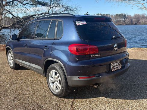 Used 2016 Volkswagen Tiguan S image 8