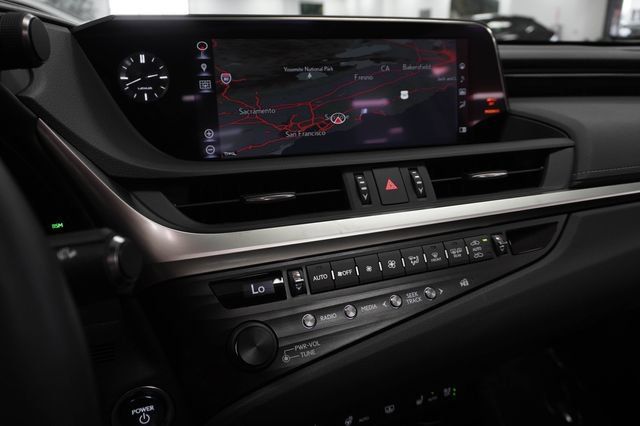 Used 2019 Lexus ES 300h FWD image 15