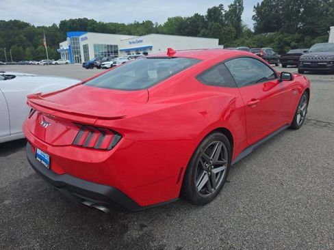 Used 2025 Ford Mustang GT RWD image 3