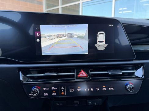 Used 2025 Kia Niro EX Touring FWD image 20