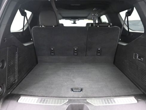 Used 2021 Chevrolet Suburban High Country image 11