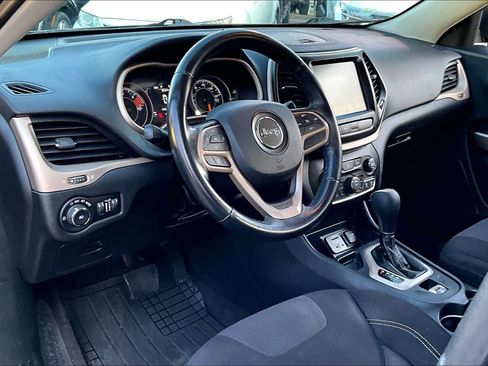 Used 2017 Jeep Cherokee Latitude w/ Safety/Convenience Group image 16