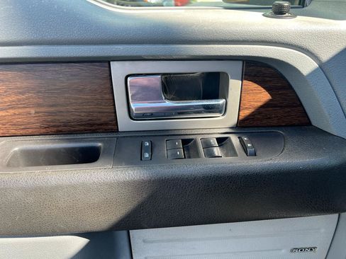 Used 2014 Ford F150 Lariat w/ Equipment Group 502A Luxury AWD/4WD image 21