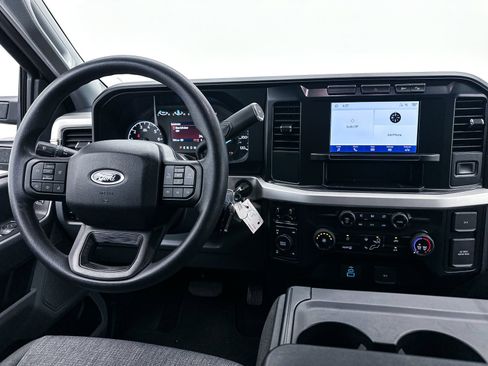 Used 2024 Ford F250 XLT w/ FX4 Off-Road Package AWD/4WD image 3