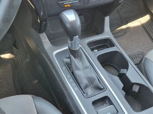 Used 2017 Ford Escape SE w/ Equipment Group 201A FWD image 15