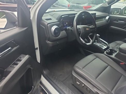 Used 2023 Chevrolet Colorado LT w/ LT Convenience Package III AWD/4WD image 3