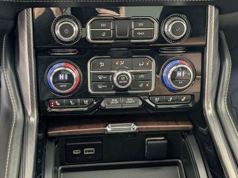 Used 2023 GMC Yukon XL Denali Ultimate image 23