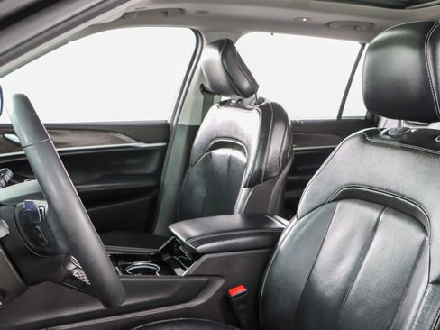 Used 2023 Jeep Grand Cherokee L Limited w/ Luxury Tech Group II image 25