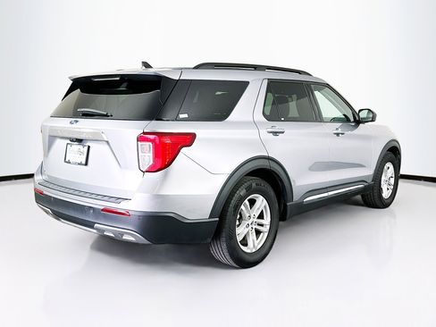 Used 2024 Ford Explorer XLT w/ Equipment Group 202A image 9