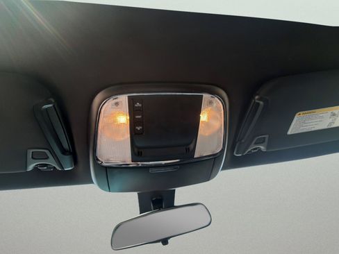 Used 2023 Dodge Charger SXT RWD image 19