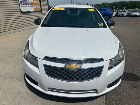 Used 2013 Chevrolet Cruze LS FWD image 2