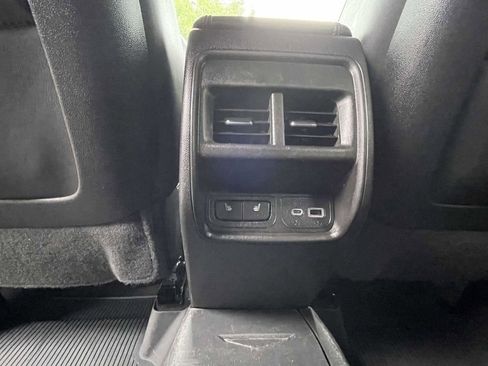 Used 2022 Cadillac XT4 Premium Luxury w/ Enhanced Visibility Package FWD image 16