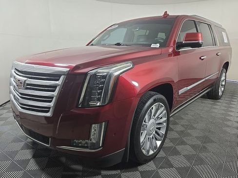 Used 2018 Cadillac Escalade ESV Platinum image 2
