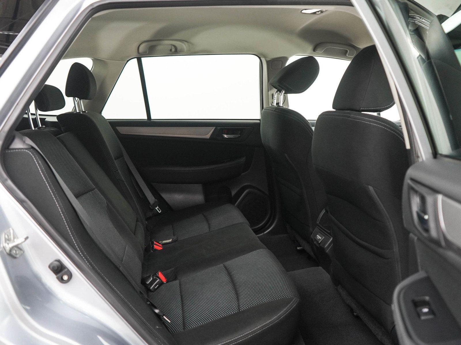 Used 2018 Subaru Outback 2.5i Premium AWD/4WD image 12