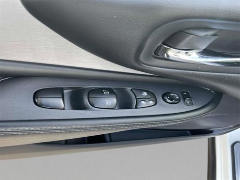 Used 2024 Nissan Murano SV image 23