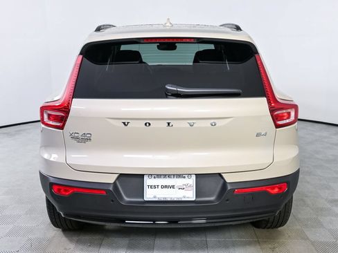 Used 2026 Volvo XC40 B4 Plus w/ Protection Package Premier FWD image 30
