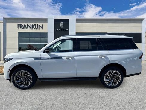 New 2026 Lincoln Navigator Premiere AWD/4WD image 4