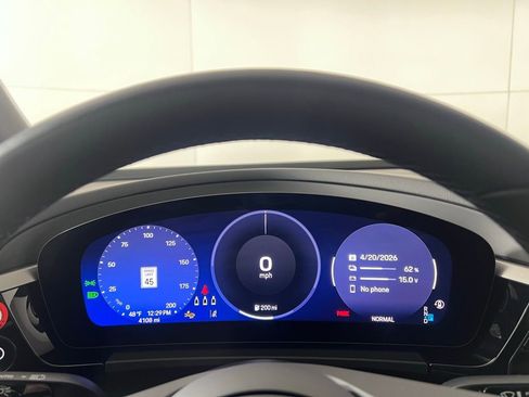 Certified 2025 Porsche Macan Electric image 31