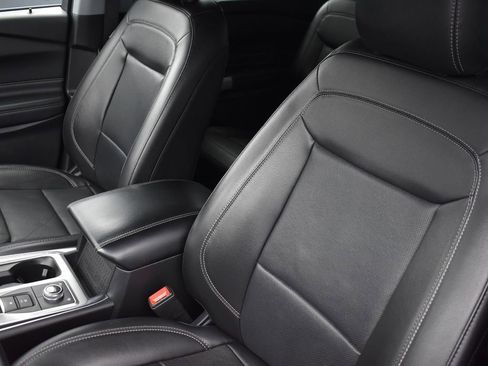 Used 2022 Ford Explorer Limited image 13