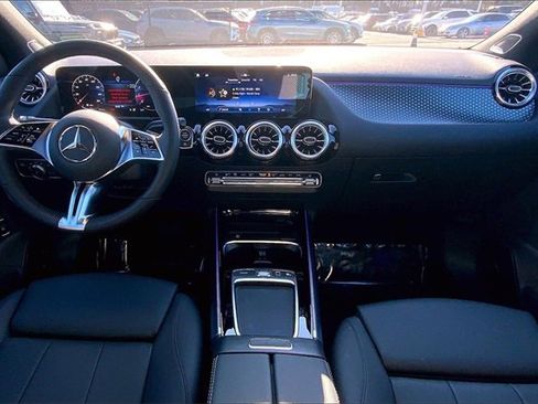 Used 2025 Mercedes-Benz GLA 250 4MATIC image 12
