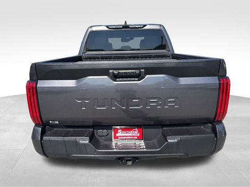 Used 2022 Toyota Tundra SR5 w/ SR5 Premium Package RWD image 4