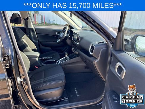 Used 2024 Hyundai Venue SEL FWD image 26
