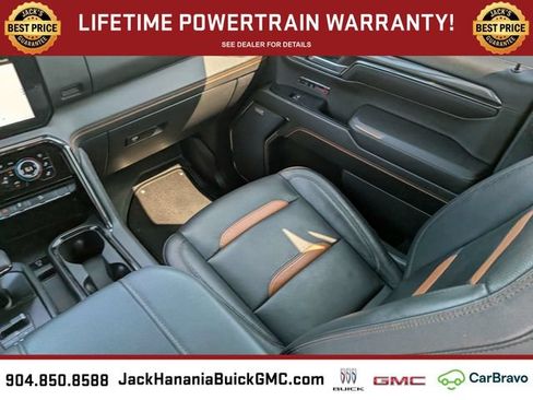 Used 2024 GMC Sierra 1500 AT4 w/ Technology Package AWD/4WD image 17