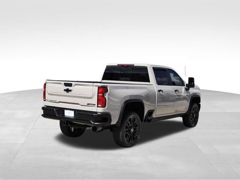 Used 2026 Chevrolet Silverado 2500 ZR2 AWD/4WD image 4