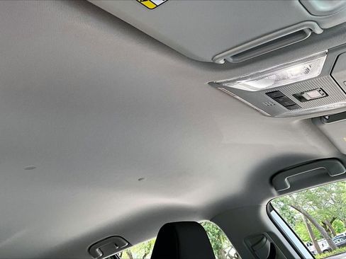 Used 2022 Toyota RAV4 XLE FWD image 28
