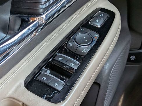 Used 2021 Lincoln Corsair AWD image 26