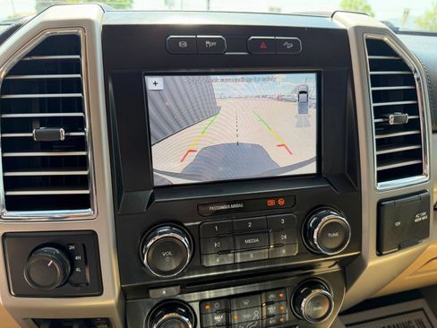 Used 2017 Ford F350 Lariat w/ Lariat Value Package AWD/4WD image 19
