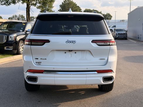 Used 2022 Jeep Grand Cherokee L Overland w/ Advanced Protech Group III AWD/4WD image 11