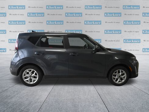 Used 2023 Kia Soul LX w/ LX Technology Package image 12