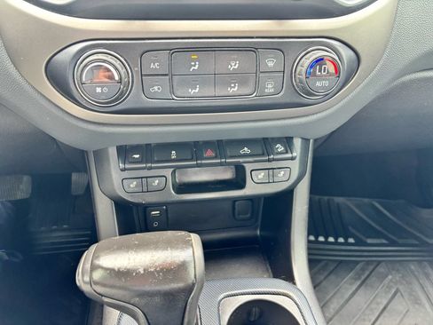 Used 2016 Chevrolet Colorado Z71 AWD/4WD image 22