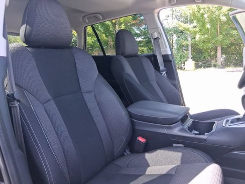 Used 2024 Subaru Outback Premium AWD/4WD image 17