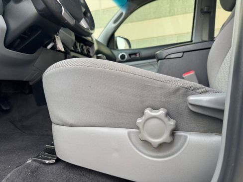 Used 2013 Toyota Tacoma PreRunner image 18