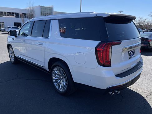 Used 2023 GMC Yukon XL Denali w/ Denali Reserve Package image 4