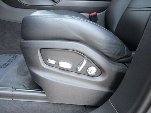 Used 2021 Porsche Cayenne GTS AWD/4WD image 37